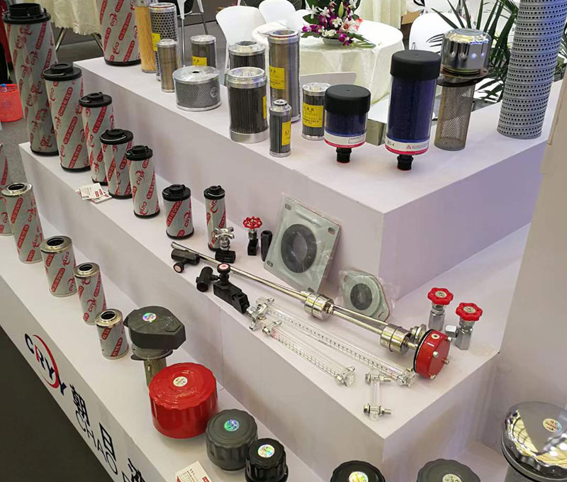 液压过滤器中常见的就是吸油过滤器、回油过滤器压力管路过滤器等等，使用过滤器的时候有很多的要求。那液压过滤器使用有哪些要求？通宝tb222液压告诉你：